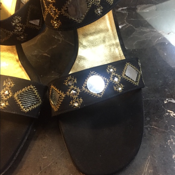 St.John Heels Black 9.5 with Beautiful Design - Picture 2 of 16